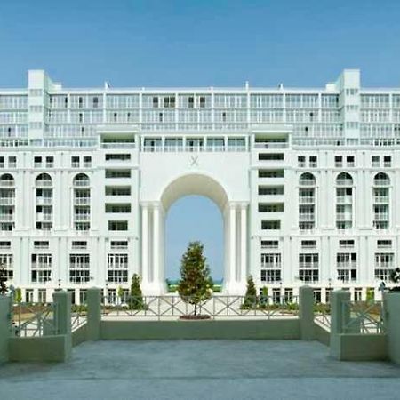 Apartments By The Sea 巴统 外观 照片
