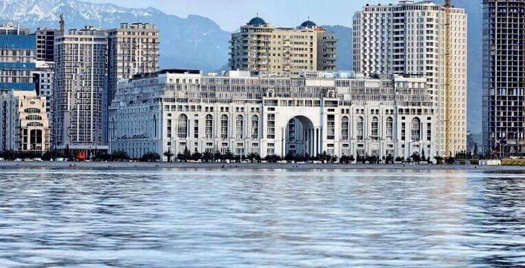 Apartments By The Sea 巴统 外观 照片